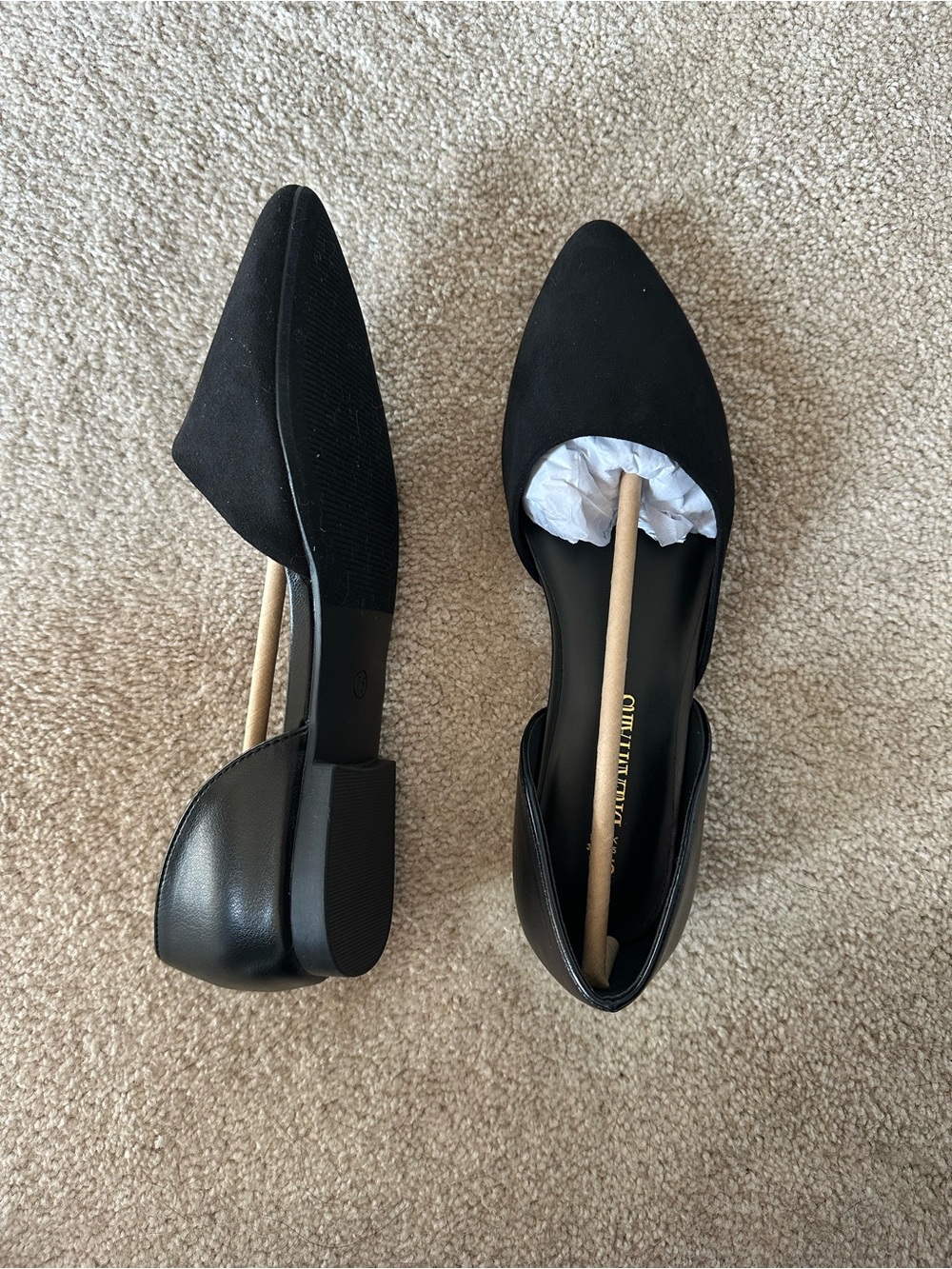 Classic Black Pointed Dream Pairs Flats — Unbranded